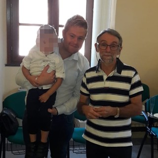 Imperia: dopo 43 anni alla sede cittadina del Ministero del Tesoro va in pensione Gianni Trucchi Imperia: dopo 43 anni alla sede cittadina del Ministero del Tesoro va in pensione Gianni Trucchi