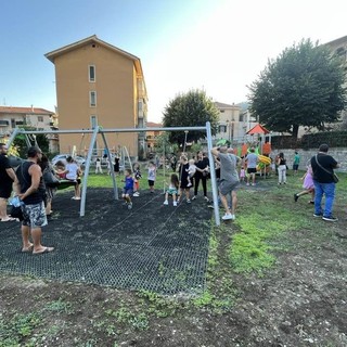 Giardini Padre Santo a Camporosso, Gibelli: "I genitori collaborano con Comune per controllare e pulire lo spazio giochi” Giardini Padre Santo a Camporosso, Gibelli: "I genitori collaborano con Comune per controllare e pulire lo spazio giochi”