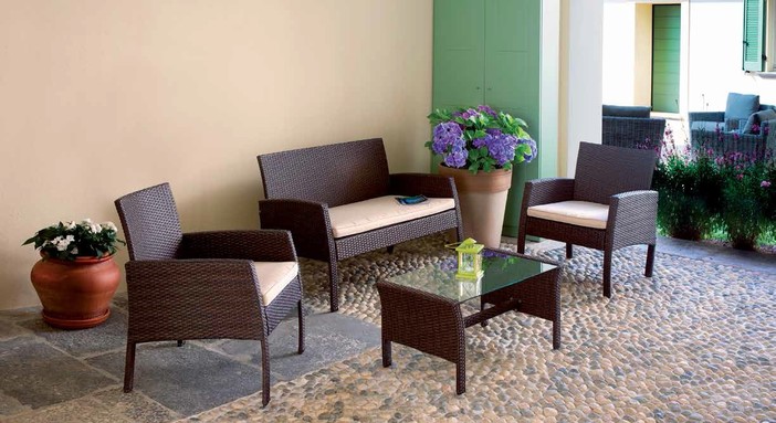 Hai voglia di trascorrere più tempo all'aria aperta? Arreda il tuo giardino con le soluzioni di Interni Arredamenti Hai voglia di trascorrere più tempo all'aria aperta? Arreda il tuo giardino con le soluzioni di Interni Arredamenti