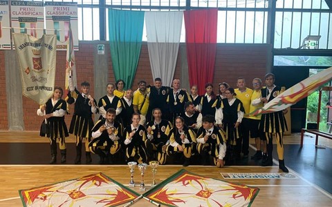 Rare Disease Day, a Camporosso flash mob con gli Sbandieratori e Musici Città di Ventimiglia (Foto)