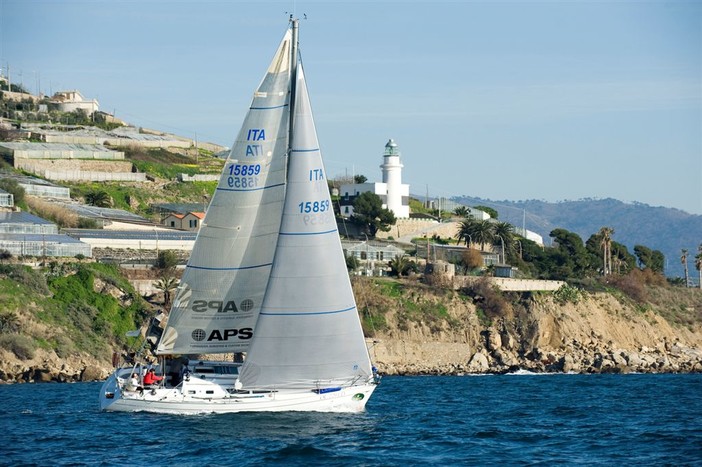 Vela: Giraglia Rolex Cup, iniziano domani le regate costiere a Saint Tropez Vela: Giraglia Rolex Cup, iniziano domani le regate costiere a Saint Tropez