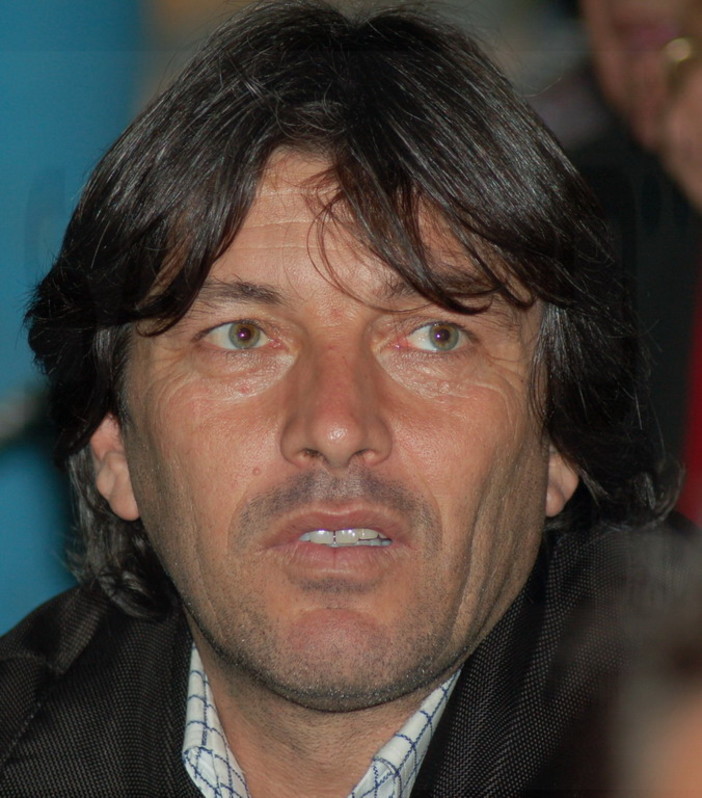 Gaetano Musella, ex giocatore del Napoli ed ex allenatore della Sanremese trovato morto a Finale Ligure Gaetano Musella, ex giocatore del Napoli ed ex allenatore della Sanremese trovato morto a Finale Ligure