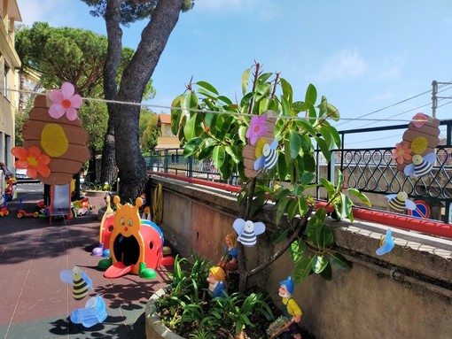 Giornata Mondiale delle Api alla Scuola dell'infanzia 'Santa Marta' di Ventimiglia (Foto) Giornata Mondiale delle Api alla Scuola dell'infanzia 'Santa Marta' di Ventimiglia (Foto)