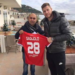 Calcio &amp; Solidarietà. Grande attesa per la corsa "Il Cuore di Martina": Riccardo Gagliolo dona la sua maglia (FOTO)