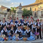 Ventimiglia, la tradizione di Mentone protagonista alla Battaglia di Fiori Kids con il gruppo storico "La Mentonnaise" Ventimiglia, la tradizione di Mentone protagonista alla Battaglia di Fiori Kids con il gruppo storico "La Mentonnaise"