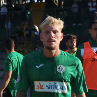 Gennaro Acampora, nuovo centrocampista della Sanremese, con la maglia dell'Avellino (Foto tratta da Anteprima24.it)