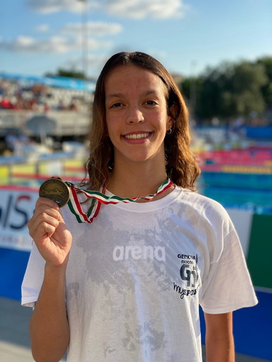 Nuoto: ottime prestazioni per la giovane nuotatrice Giulia Viacava ai campionati italiani di categoria cadetti juniores