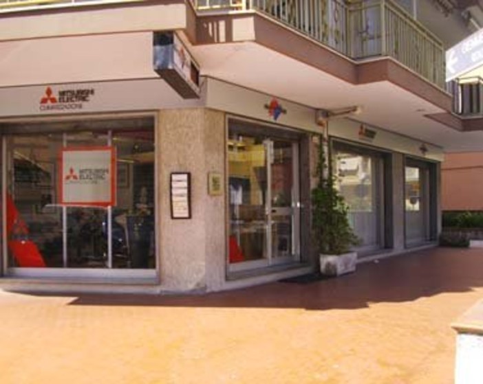 Quando conviene riscaldare la propria abitazione con un sistema ad aria? Ce lo spiega Valerio Cicchelli dell'azienda Giemme Calor di Ventimiglia Quando conviene riscaldare la propria abitazione con un sistema ad aria? Ce lo spiega Valerio Cicchelli dell'azienda Giemme Calor di Ventimiglia