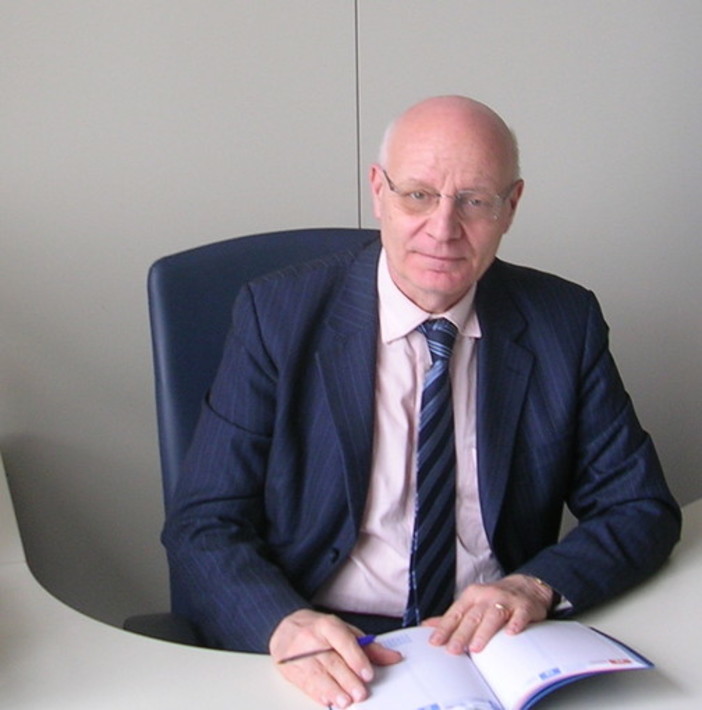 CALCIO, IL PRESIDENTE IVALDI DA IL VIA LIBERA ALLE PARTITE SUL PONENTE LIGURE: "PER NOI SI GIOCA, NON POSSIAMO MANDARE LE SQUADRE A CASA A DUE ORE DAL FISCHIO D'INIZIO" CALCIO, IL PRESIDENTE IVALDI DA IL VIA LIBERA ALLE PARTITE SUL PONENTE LIGURE: "PER NOI SI GIOCA, NON POSSIAMO MANDARE LE SQUADRE A CASA A DUE ORE DAL FISCHIO D'INIZIO"