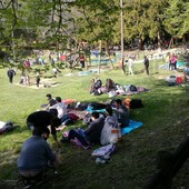 San Romolo tra degrado e inciviltà dopo Ferragosto, una lettrice: “Tavoli sporchi e fuochi a terra, abbiamo dovuto ripulire noi” San Romolo tra degrado e inciviltà dopo Ferragosto, una lettrice: “Tavoli sporchi e fuochi a terra, abbiamo dovuto ripulire noi”