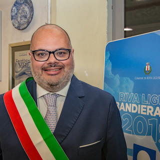 Riva Ligure: nel 2020 sconto sulla TARI per chi parteciperà a tre pulizie delle spiagge, Giuffra "Andremo in controtendenza con lo spirito nazionale" (Video)