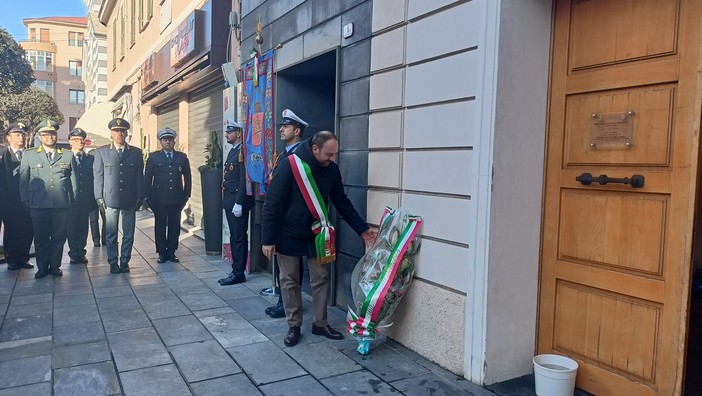 Ventimiglia commemora il Giorno della Memoria, celebrazioni in piazza Colletta Ventimiglia commemora il Giorno della Memoria, celebrazioni in piazza Colletta
