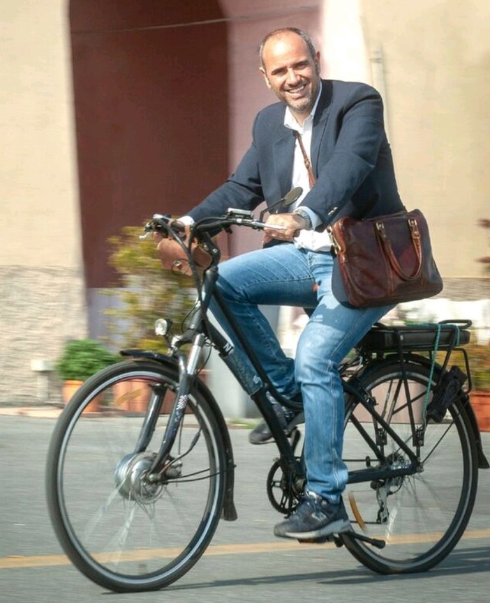 Imperia: domani con il candidato a Sindaco Guido Abbo una 'biciclettata' pensando alla ciclabile Imperia: domani con il candidato a Sindaco Guido Abbo una 'biciclettata' pensando alla ciclabile