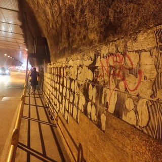 Sanremo: cadono le piastrelle e poche luci accese in galleria Francia, dal Comune "Pronti lavori per 800mila euro" (Foto)