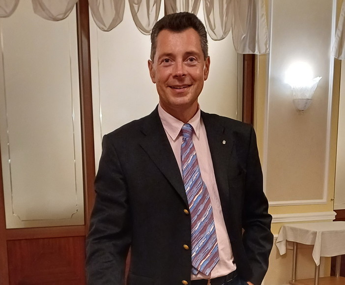 Con Alberto Guglielmi Manzoni la fondazione 'L’Uomo e il Pellicano' fa il suo esordio a Villa Nobel Con Alberto Guglielmi Manzoni la fondazione 'L’Uomo e il Pellicano' fa il suo esordio a Villa Nobel