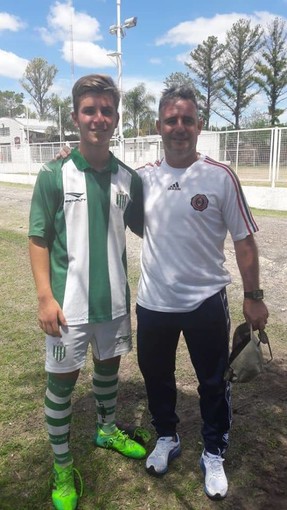 Marcelo Galoppo, con il proprio figlio protagonista nella massima serie in Argentina, in carriera ha vestito anche le maglie di Sanremese, Ventimiglia e Argentina Arma Marcelo Galoppo, con il proprio figlio protagonista nella massima serie in Argentina, in carriera ha vestito anche le maglie di Sanremese, Ventimiglia e Argentina Arma