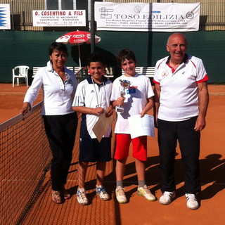 Tennis: ottimi risultati dei tennisti di Imperia al trofeo 'Kinder + Sport' a Ventimiglia Tennis: ottimi risultati dei tennisti di Imperia al trofeo 'Kinder + Sport' a Ventimiglia