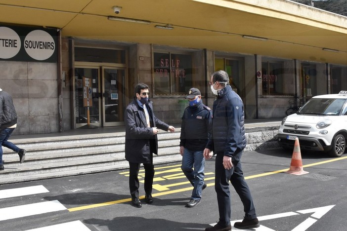 Ventimiglia: questione migranti nella città di confine, incontro tra la Confcommercio e il Questore Ventimiglia: questione migranti nella città di confine, incontro tra la Confcommercio e il Questore