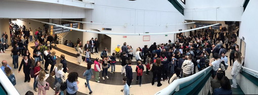 Ventimiglia, l'istituto Cavour celebra i suoi campioni di matematica Diego Restivo e Amir Aissa Akmoum Ventimiglia, l'istituto Cavour celebra i suoi campioni di matematica Diego Restivo e Amir Aissa Akmoum