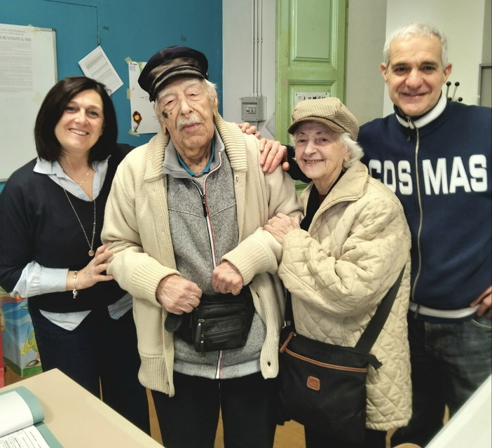 Sanremo, Glauco Marzari a 105 anni dà esempio di cittadinanza: oggi al voto per il referendum (Foto) Sanremo, Glauco Marzari a 105 anni dà esempio di cittadinanza: oggi al voto per il referendum (Foto)