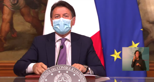 Coronavirus: confermato il calendario di zone 'rosse' e 'arancioni' per Natale e le feste di fine anno