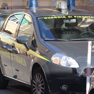 Sanremo: imprenditore accusato di riciclaggio e false fatturazioni, indagini della Procura e della Finanza