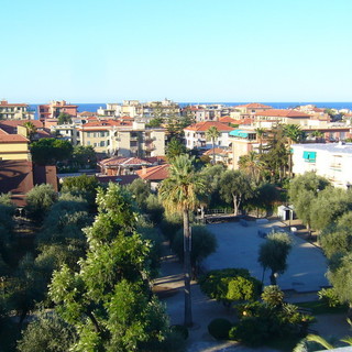 Bordighera: matrimoni e rinfreschi alla Chiesa Anglicana ed ai Giardini Löwe ma con i prezzi 'ritoccati'