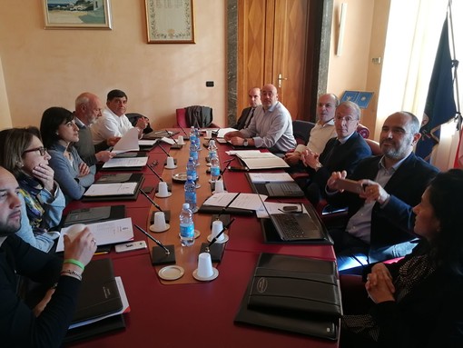 Imperia: terminata la Giunta, al momento non sono state presentate le dimissioni degli Assessori (Foto e Video) Imperia: terminata la Giunta, al momento non sono state presentate le dimissioni degli Assessori (Foto e Video)