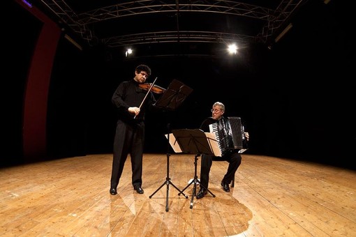 Imperia: domani il duo Giovanni Sardo - Sergio Scappini in concerto a San Vincenzo in Toscana Imperia: domani il duo Giovanni Sardo - Sergio Scappini in concerto a San Vincenzo in Toscana