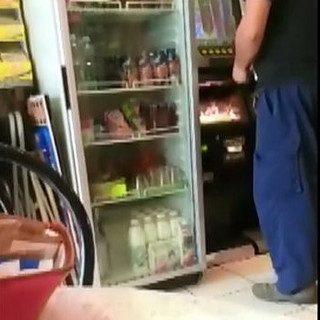 Sanremo: dipendente Aimeri sorpreso a giocare alle slot in un bar durante l'orario di lavoro Sanremo: dipendente Aimeri sorpreso a giocare alle slot in un bar durante l'orario di lavoro