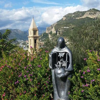 Ventimiglia: giornata dedicata alle erbe aromatiche ed officinali assieme a "Le ragazze di Wilma" in collaborazione con il comitato Centro Storico Ventimiglia: giornata dedicata alle erbe aromatiche ed officinali assieme a "Le ragazze di Wilma" in collaborazione con il comitato Centro Storico
