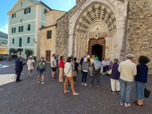 Ventimiglia: il motto Lions 'Insieme possiamo' si è concretizzato nel 'giorno delle mura' Ventimiglia: il motto Lions 'Insieme possiamo' si è concretizzato nel 'giorno delle mura'