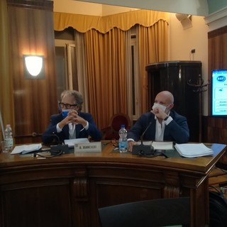 Il sindaco Biancheri e il presidente Mangiante in consiglio comunale