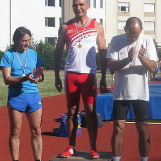 Giuseppe Gullotti sul gradino più alto del podio Giuseppe Gullotti sul gradino più alto del podio