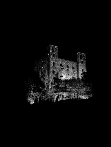 Un weekend tra narrazione e fotografia: doppio appuntamento con il Ghost Tour Dolceacqua Un weekend tra narrazione e fotografia: doppio appuntamento con il Ghost Tour Dolceacqua