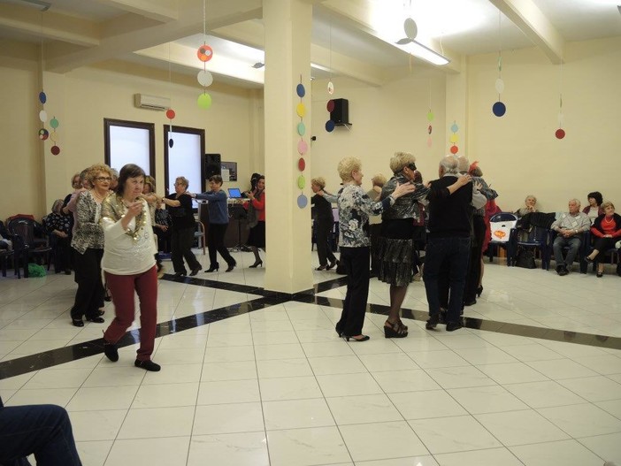 Sanremo: ottima partecipazione oggi pomeriggio al 'Melograno' per il classico appuntamento con il 'Giovedì grasso' (Foto) Sanremo: ottima partecipazione oggi pomeriggio al 'Melograno' per il classico appuntamento con il 'Giovedì grasso' (Foto)
