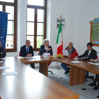 Triora: primo consiglio comunale del neosindaco Lanteri. Immobili all'asta per coprire mezzo milione di debiti Triora: primo consiglio comunale del neosindaco Lanteri. Immobili all'asta per coprire mezzo milione di debiti