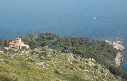 A grande richiesta torna con 'Liber Theatrum' il teatro itinerante ai Giardini Hanbury di Ventimiglia