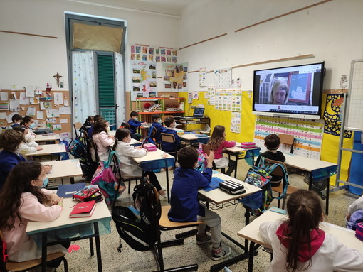 Sanremo: oggi alla scuola Primaria 'Rubino' è stata celebrata la 'Giornata Mondiale del Libro' (Foto)