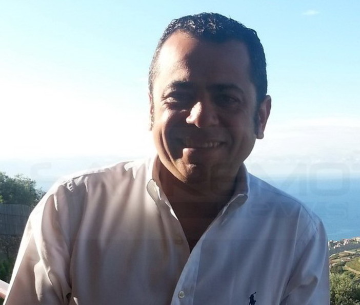 Castellaro: dopo 6 ore di scrutinio ricco di controlli, Giuseppe Galatà eletto nuovo Sindaco Castellaro: dopo 6 ore di scrutinio ricco di controlli, Giuseppe Galatà eletto nuovo Sindaco