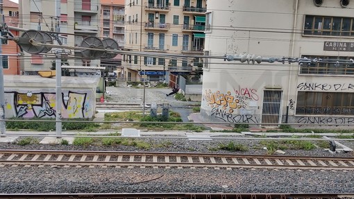 Ventimiglia: situazione insostenibile sul sedime della ferrovia, lettera del Comitato San Secondo al Prefetto (Foto)