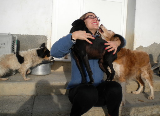 Sanremo: oggi è il compleanno di Giulia, gli auguri dai suoi amici 'pelosi' Sanremo: oggi è il compleanno di Giulia, gli auguri dai suoi amici 'pelosi'