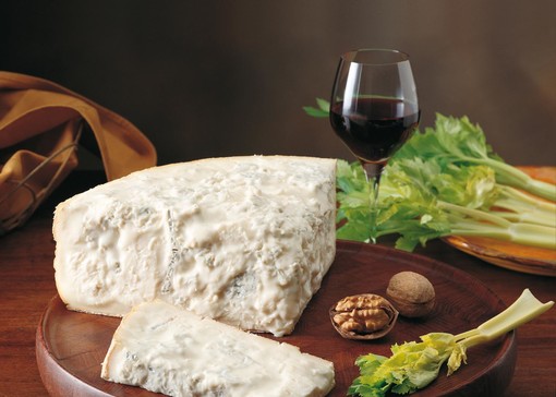 Bordighera, vino e gorgonzola: degustazione organolettica al ristorante La Reserve