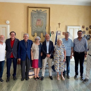 Sanremo: la 'Famija Sanremasca' ha incontrato il neo sindaco, consegnate le richieste a Mager (Foto) Sanremo: la 'Famija Sanremasca' ha incontrato il neo sindaco, consegnate le richieste a Mager (Foto)