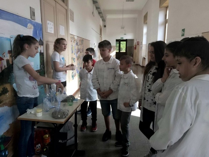 Piccoli Scienziati crescono: alla scuola di via Volta a Sanremo la 'Giornata della Scienza' (Foto)