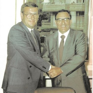 Ventidue anni nel ricordo di Gianni Cozzi, la messa commemorativa all’Anfiteatro di Marina degli Aregai