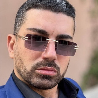 Mentone: è un 36enne di origini sarde l'uomo morto ieri a Garavan cadendo dalla propria moto Mentone: è un 36enne di origini sarde l'uomo morto ieri a Garavan cadendo dalla propria moto