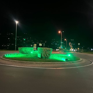 Camporosso si illumina di verde per la Giornata nazionale SLA (Foto)