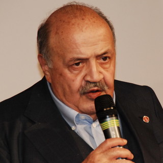 Festival: Costanzo apre la finale con operai Termini Imerese