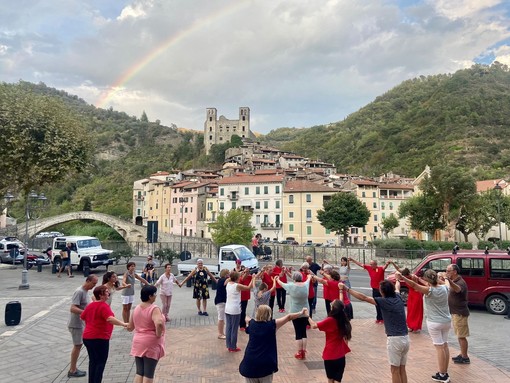 Gemellaggio Italia-Spagna: da Alpicat a Dolceacqua per diffondere e salvaguardare lingua e tradizioni Gemellaggio Italia-Spagna: da Alpicat a Dolceacqua per diffondere e salvaguardare lingua e tradizioni